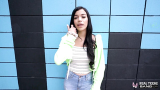 Hot Teen With Big Boobs Crop Top