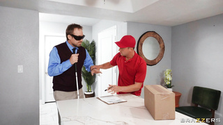 Big Tits Shower Trick (2020) Van Wylde, Codi Vore