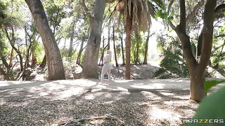 BrazzersExxtra 2021.06.13 Julie Cash Look At All That Cash XXX