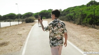 La Paisita Oficial Ice Makes Her Hotter