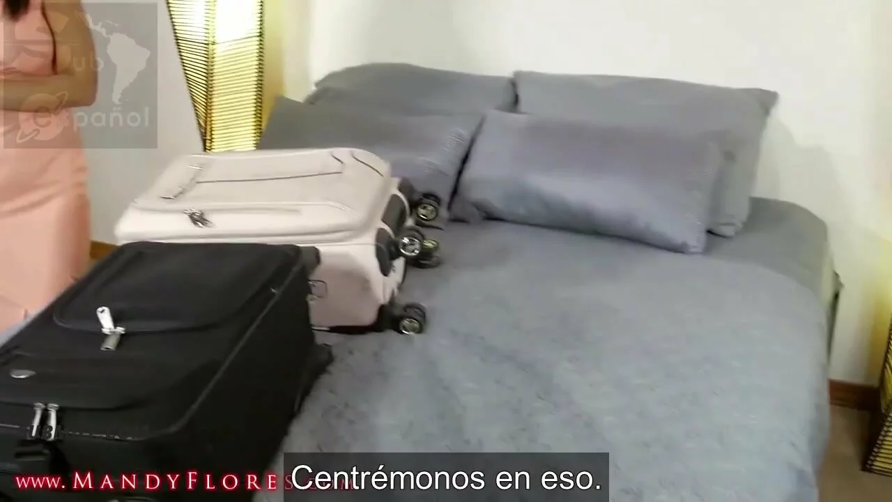 Chico Caliente Se Folla A Su Madrastra - Mandy Flores