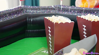 Threesome With The Young Mom 2022.02.13 Mommies Game Plan XXX