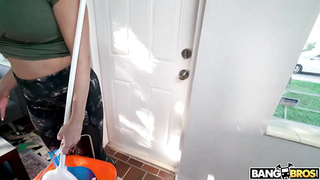 Hardcore maid/slutty maid service