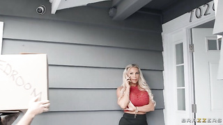 2022.07.26 Robbin Banx MILF Gets Railed By Cocky Mover XXX