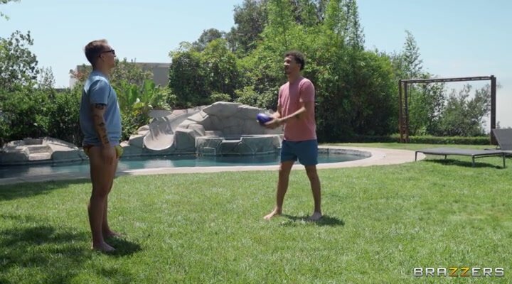 2022.08.24 Bella Blu Good Neighbors XXX