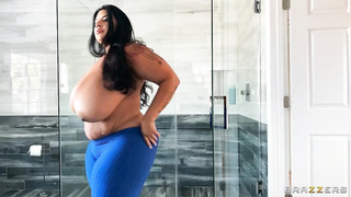 BIG DILDO'S BRING BIG COCKS: SOFIA ROSE
