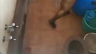 Mom shaving her pussy