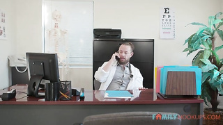 F a m i l y H o o ku  p s 2022.12.30 Electra Rayne XXX