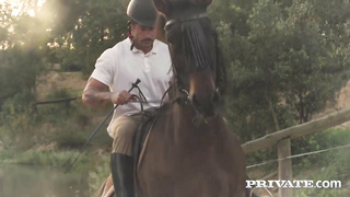 YASMIN SCOTT Anal farm visit