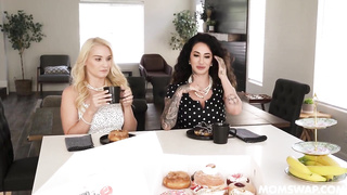 1/22/23 Julie Robbie and Arabelle Raphael momswap fuck