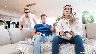 2/05/23 gamer Van Wylde fucks Heather Honey while gf plays video games