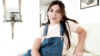 Video XXX - Stepbro fucks his stepsister again and again.