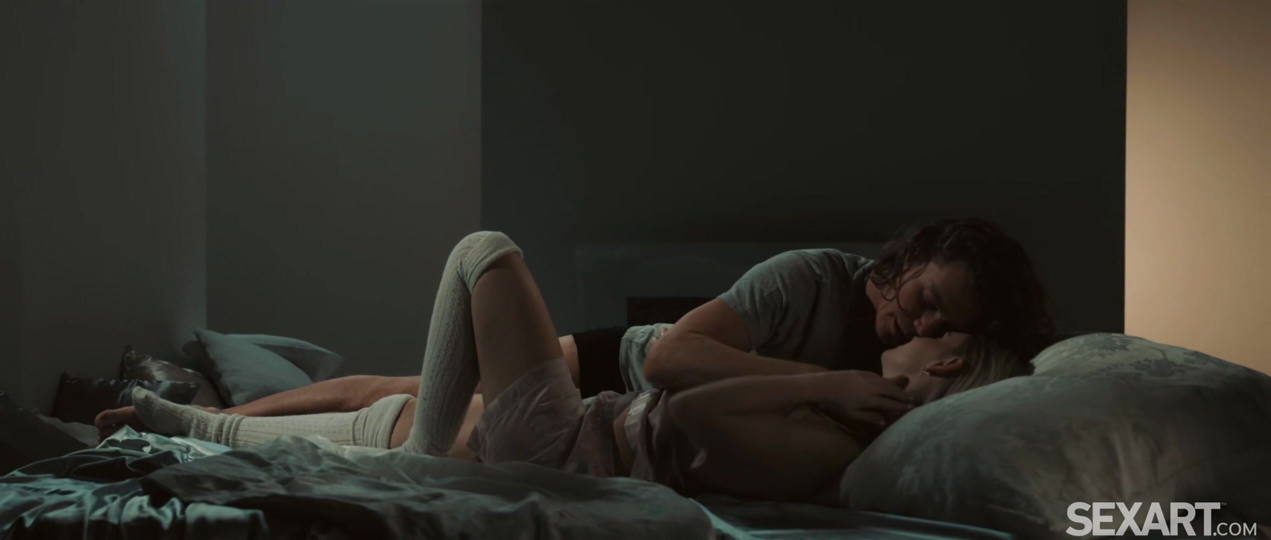 Kristy Waterfall - Sweet Night [SexArt]