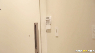 Esperanza  Gomez  in a fancy  night