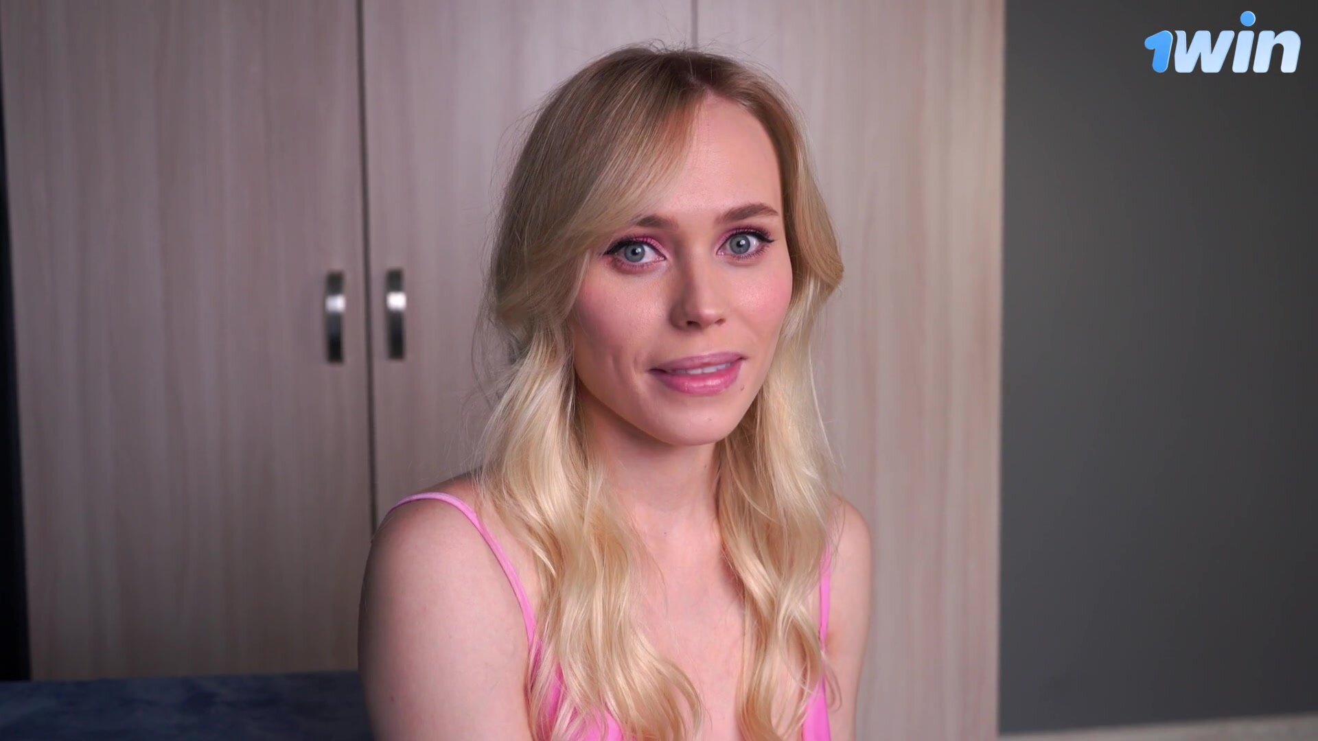 PornHubCommunity] MariMoore, A gorgeous escort girl came to the call for  the first time