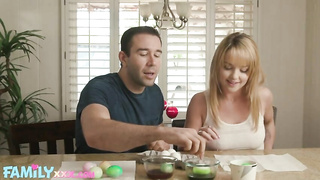 Videos Premium Gratis Easter Bunny Step Sis Gives a Special Holiday Treat(480P)