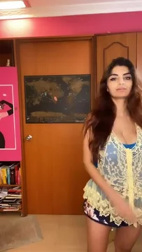 Celebrity anveshi jain 40 video