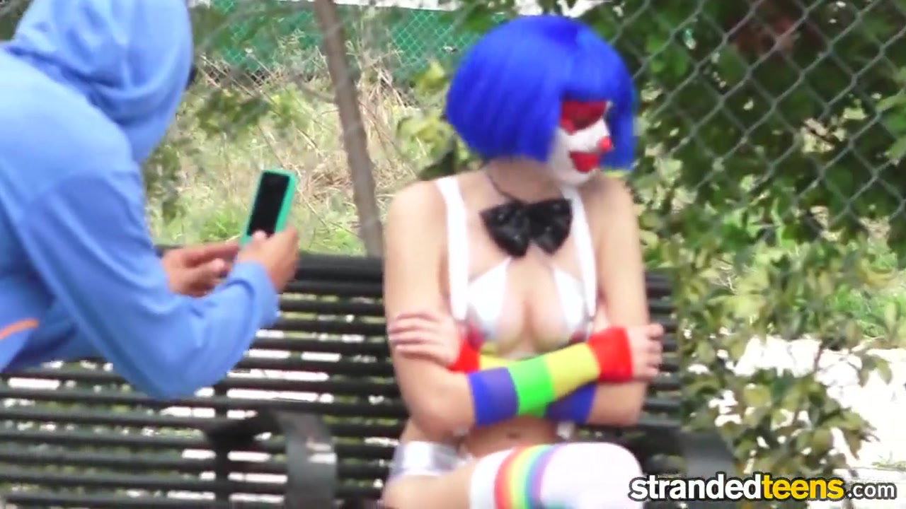 Clown Girl Sucking Dick - Stranded Teens - Nasty clown girl gets into some porn business - HD [720p]