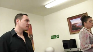 Brooklyn Chase fucks with her client