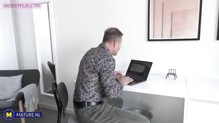 Porno Gratis fucks an old man