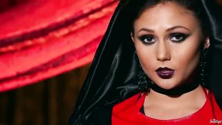 Twistys - Hot Ariana Marie in Vampire Costume plays with her sweet pussy HD 720p