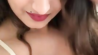 Celebrity Gunjan aras 16 video