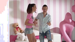 Porn Free Candee Licious And Ohana Petite XXX