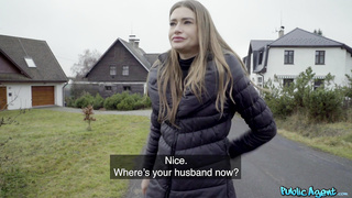 Tasty Stacey lipss publicagent