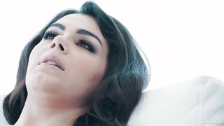 SEXY DISTRACTIONS  Valentina Nappi, Isiah Mazwell