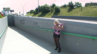 Good sex near the highway