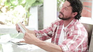 Free Gina sexy - Family Bills 1080p FullHD xxx