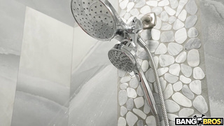 I Spying on Big Boobs