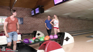 Mira Sunset - Strike It !