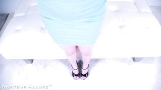 Melody marks petite, brunette