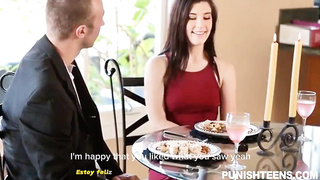 PTeens Skinny Babe Jenna Reid apenas azotada y castigada