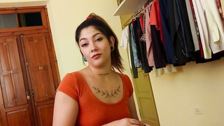 LATIN-QUEEN MI HERMANA ME ENSEÑA A PONERME UN  CONDON