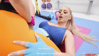 El chico ayudó a las MILF con grandes ordeños con entrenamiento sexual sub esp.