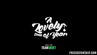 Kay Lovely- PARTE1-Una época encantadora del año. Corriéndose en casa para Navidad