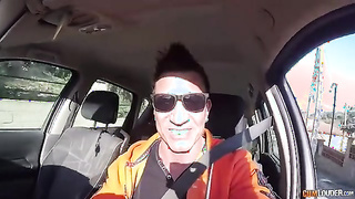 Briana Banderas y blondie fesser culona en acción