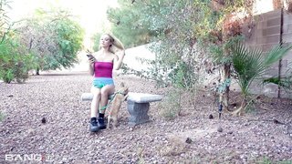 Trickery - Jazmin Luv finds her lost dog with help of a stranger