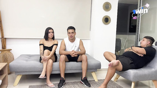 Cojiendo mientras el novio duerme