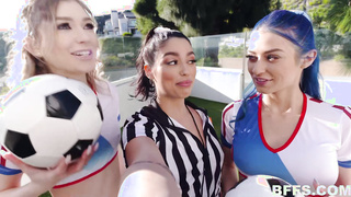 Mackenzie Moss, Jewelz Blu, Vanessa Sky - Scoring For Captain