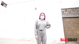 Rosario Pelirroja - MilkyPeru venezolana se deja follar mientras llama al novio