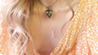 J E S S I E . W O L F E . X O