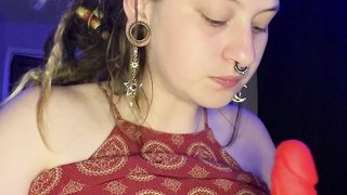 L U N A L O V E L Y . H I P P I E