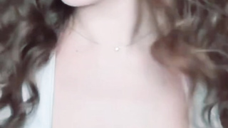 C H A R M I N G . G I R L . C A M S E S S I O N