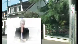 Mujeres hogareñas buscando leña