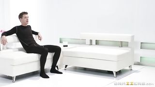 Smart Ho-me Nicolette Shea 2018