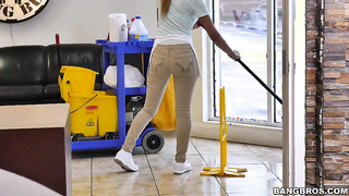 Sophia Leone - The new cleaning lady swallows a load! - Maid