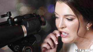 Elizabeth Skyler, seduce Young agent